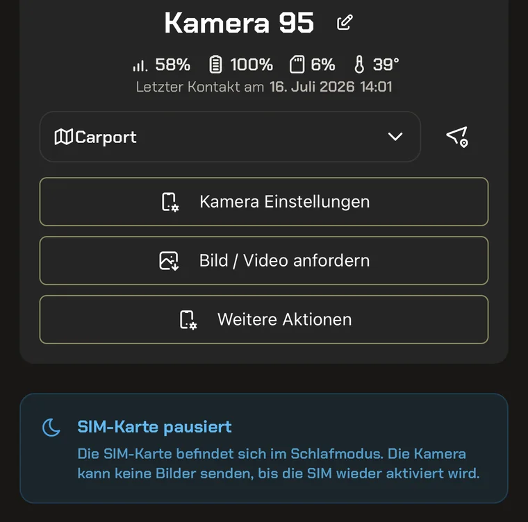 Detailseite der Kamera mit blauem Hinweis „SIM-Karte pausiert – es werden keine Bilder gesendet, bis die SIM wieder aktiviert wird"